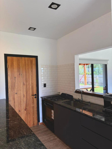 Moderna Casa A Estrenar (barrio Lomas Altas)