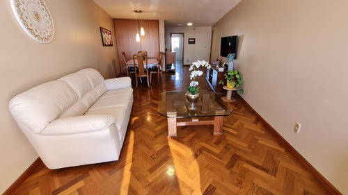 Imagen 10 de 30 de Vende Apartamento 3 Dormitorios, 2 Baños Y Garaje X 2 - Frente A La Rambla