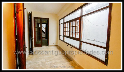 Imagen 8 de 14 de Piso Alto Sobre Plaza De Los Treinta Y Tres