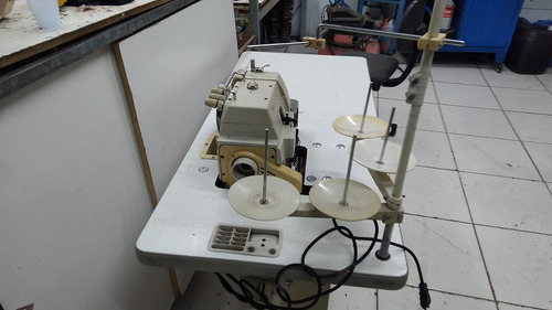 Maquina Overlok Ponto Cadeia Silver Star S-800 110/22v Usada Bege (Usado)