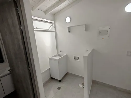 Arriendo Apartaestudio En Los Colores