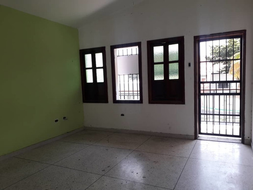 Imagen 13 de 16 de María Meléndez Vende Casa Comercial Para Remodelar La Viña