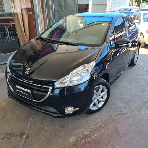 Peugeot 208 Allure Touchscreen 2015 1.5 | Nav 1.6 Feline