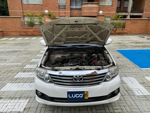 Toyota Fortuner 2.7 Gasolina 4x4 Automática Segundo Dueño