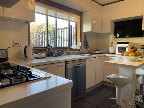Vendo Casa 5dorm 5baños 4est Metro Los Dominicos Las Condes