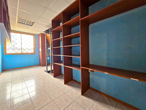 Local Comercial / Oficinas / Bodega, 6 Estac (177326)
