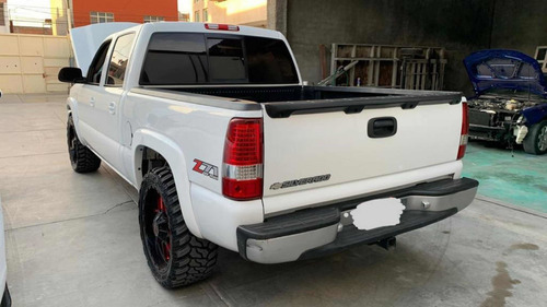 Imagen 3 de 7 de Chevrolet Silverado 2006 5.3 G Pickup Silverado 2500 Aa At