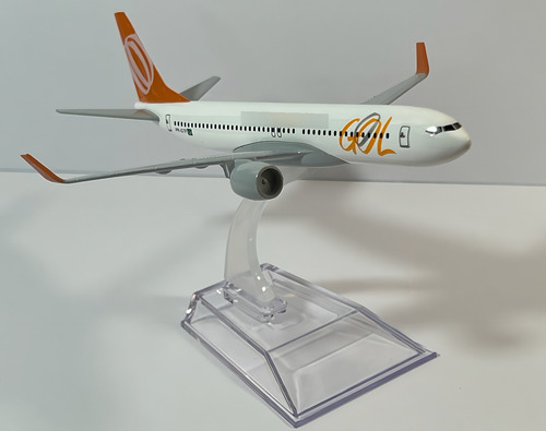 Boeing 737-900 Max Gol 1:400 (16cm)
