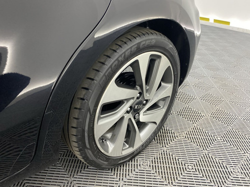 Imagen 24 de 25 de Kia Rio Spice R 1.4 At
