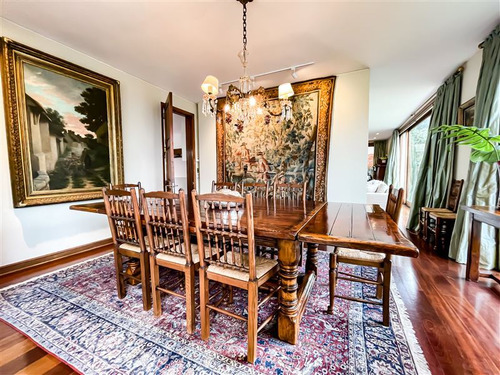 Casa En Venta De 6 Dorm. En Lo Barnechea