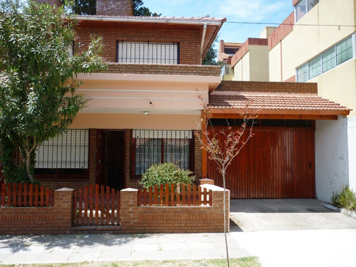 Venta En Block - Casa 3 Amb. + 2 Dúplex + Depto 2 Amb.