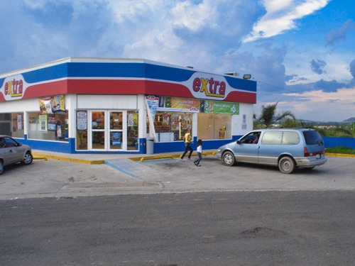 Imagen 1 de 16 de Local Comercial En Entrada De Fraccionamiento En Tlajomulco