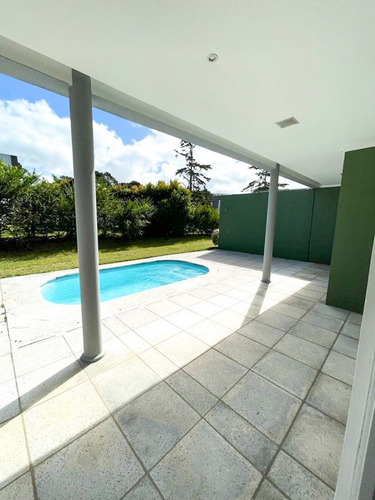 Imagen 21 de 26 de Moderna Casa En Barrio Cerrado Boulevard Park (ref: Lij-5764)