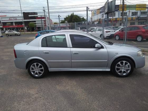 Chevrolet Astra 2.0 Mpfi Advantage Sedan 8v Flex 4p Manual
