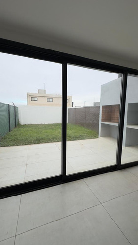 Duplex En La Calandria 3 Dormitorios 3 Baños Con Excelente Patio