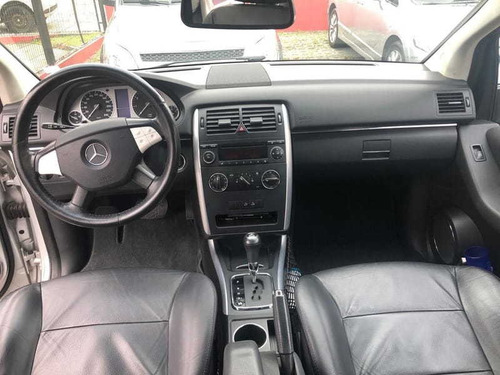 Imagem 7 de 12 de Mercedes-benz B200