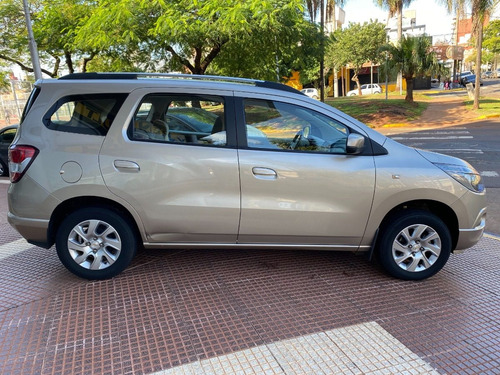 Imagen 7 de 21 de Chevrolet Spin Ltz 1.8 2013 15.000km