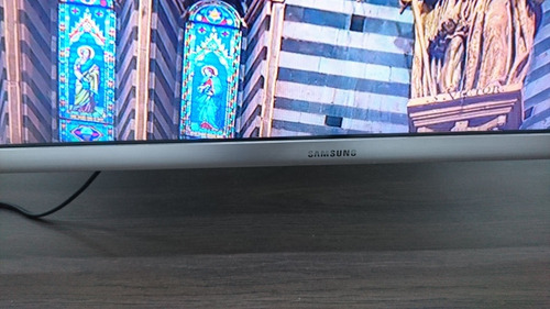 Tv Samsung 4k 82 Polegadas Modelo Mu7000.