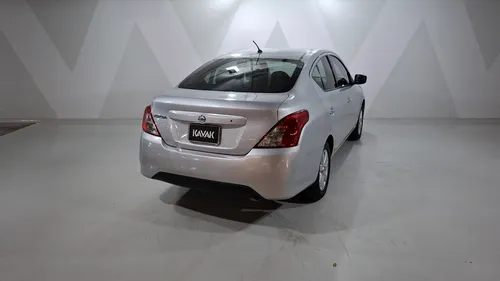 Nissan Versa 1.6 Sense