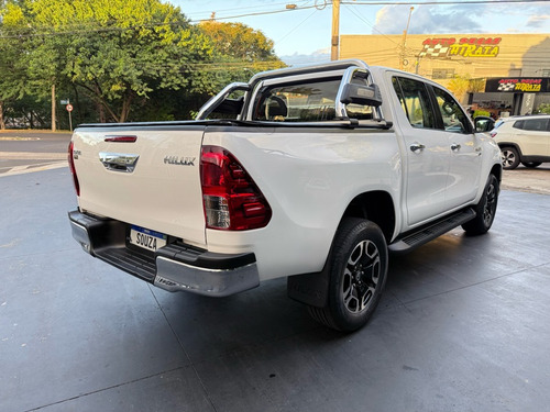 Toyota Picape Cabine Dupla Toyota Hilux Cabine Dupla 2.7 SR CD 4x2 (Flex) (Aut)