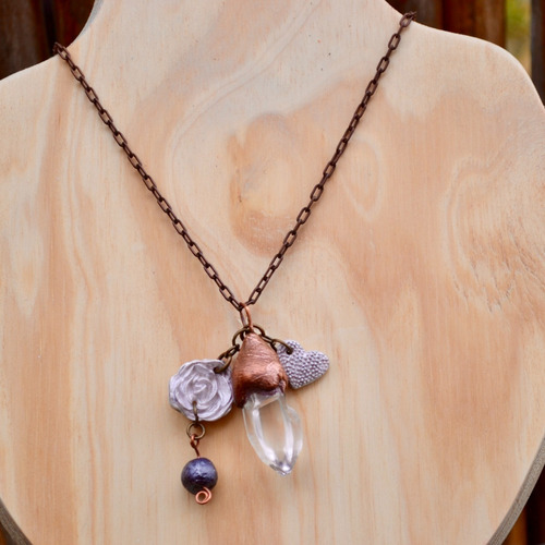 Imagen 3 de 7 de Collar Boho Con Piedra Cuarzo, Corazon, Flor, Cobre, Cod1