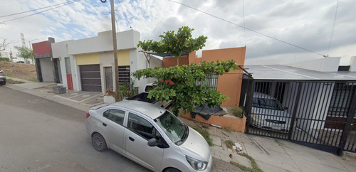 Casa En Remate Bancario En Circuito De Los Lirios, Colinas  Del Bosque , Culiacan, Sinaloa -ngc
