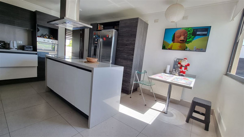 Casa En Venta De 4 Dorm. En Colina Chicureo
