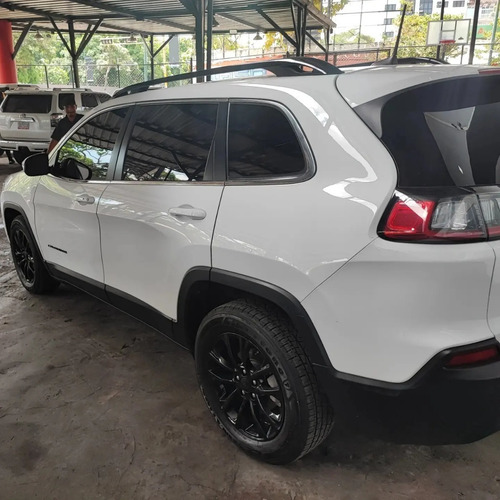 Imagen 4 de 9 de Jeep Cherokee