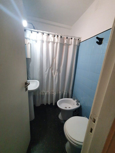 2 Ambientes C / Espacio De Cochera Z/ Plaza Colon