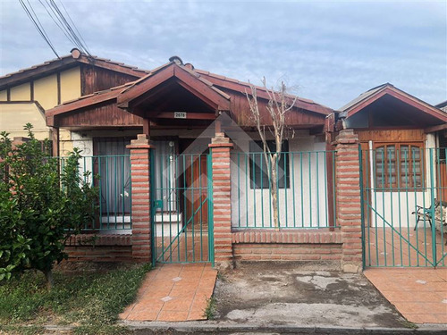 Casa En Venta De 4 Dorm. En Maipú