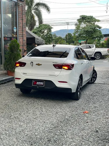 Chevrolet Onix 1.0T Premier Sedan At