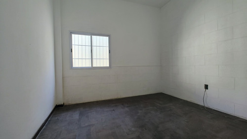 Departamento Ph En Venta En Ciudadela, Tres De Febrero, G.b.a. Zona Oeste Tres Ambientes Con Patio