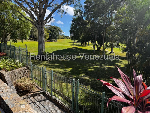 Casa En Venta Urb. Club De Cpo La Lgta, Caracas. 25-18430 Yf