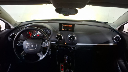 Audi A3 1.8 TFSI AMBIENTE S TRONIC