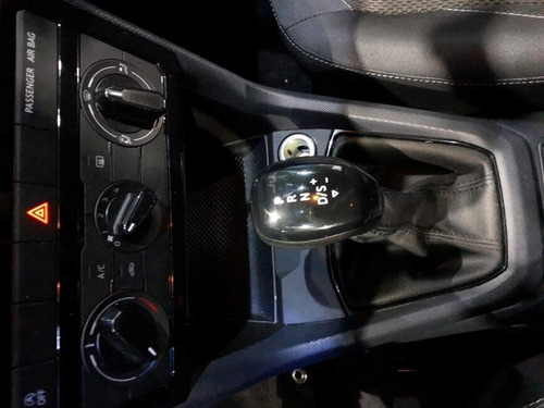 Volkswagen T-Cross 1.0 200 TSI TOTAL FLEX SENSE AUTOMÁTICO