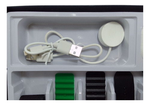 Kit De Smartwatch Y Earphones 7 Extensibles Con Cargador Plateado Varias Varios Plateado