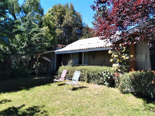 Imagen 3 de 26 de Casa + 2 Departamos En Venta Ubicado En Jardín Botánico, Bariloche, Patagonia
