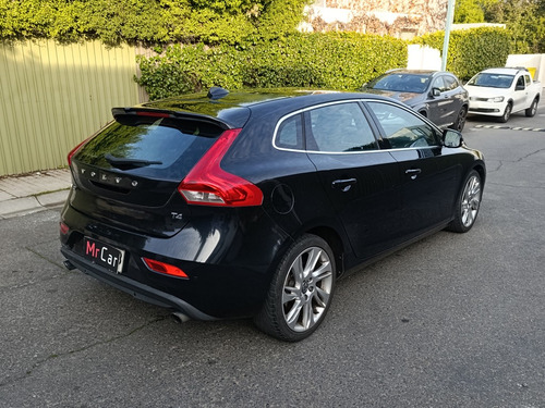 Volvo V40 2014