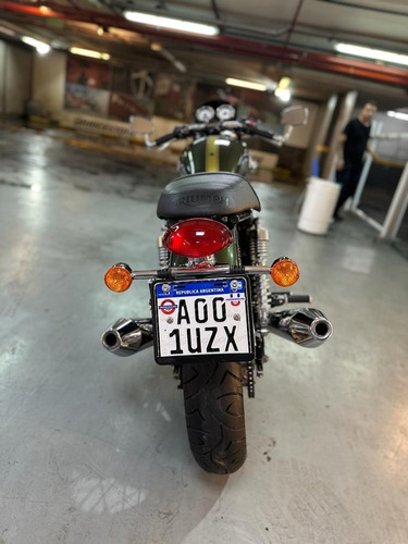 Triumph Thruxton 900