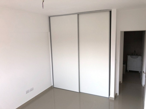 Imagen 2 de 10 de Departamento En Venta En Ramos Mejia