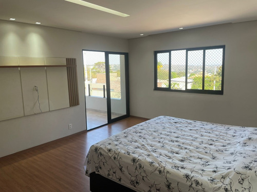 Casa Reformada E Ampliada Alto Padrao Joa