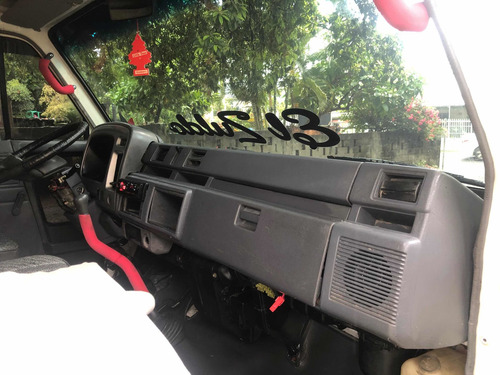 Daihatsu Delta Cama Corta Año 2000