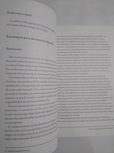 Política Integral De Tierras / Juan Camilo Restrepo Salazar (Usado)