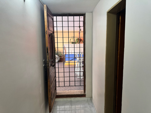 Casa 4 Dormitorios, Cochera, Patio Y Local En Belgrano
