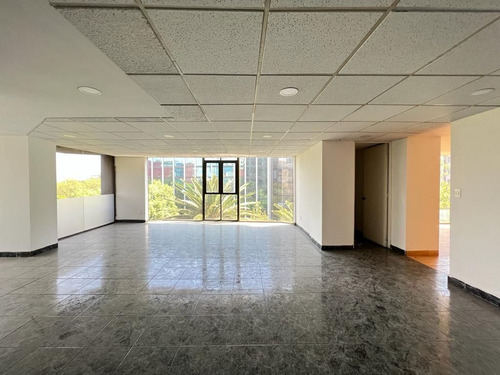 Renta Oficinas 110m2, Acondicionada- Edificio Corporativo In