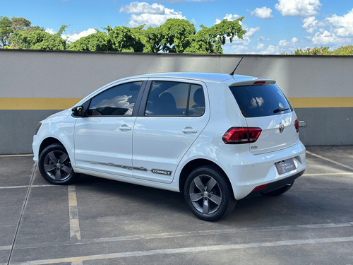 Volkswagen Fox 1.6 Connect Total Flex 5p