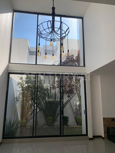 Casa En Esquina 3 Recámaras Parque Mediterráneo,lomas De Angelópolis Iii,puebla