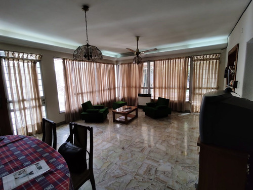 Imagen 27 de 30 de Venta Casa 4 Ambientes Bernal Quincho Cochera
