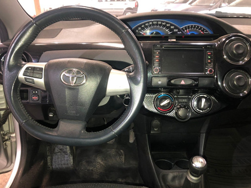 Toyota Etios 1.5 Cross