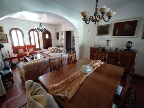Casa 4 Dormitorios Con Departamento Cerro De Las Rosas Zona Norte